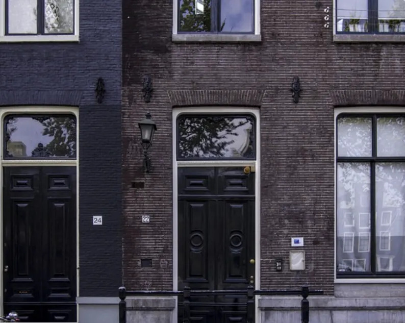 Encuentre Trabajo Remunerado en el Extranjero con Alojamiento y Transporte