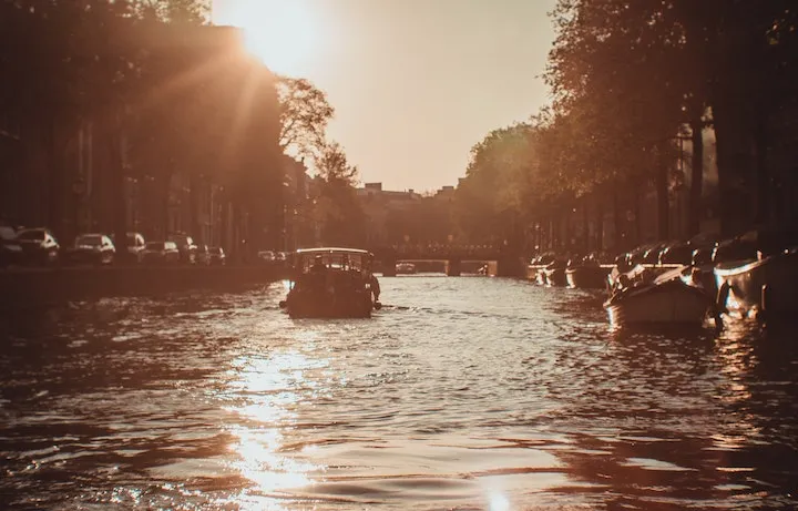 Barcos En El Rio