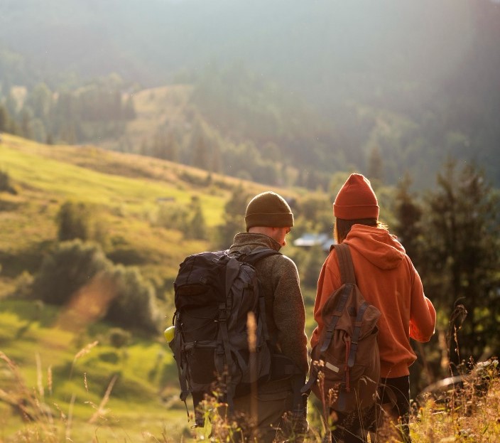 dyo-taxidiotes-exerevnoun-tin-periochi