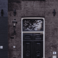 Hogyan lesz megszervezve a szállás és az utazás, ha külföldre költözöm?