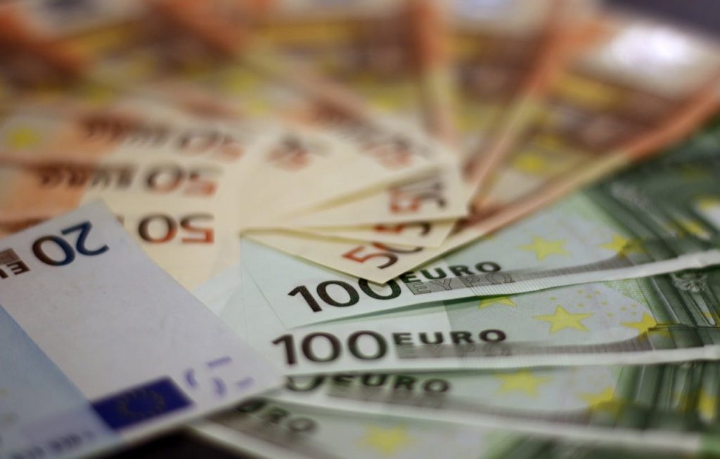 Ivairiu Euro Banknotu Veduokle