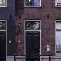 Kaip organizuojamas apgyvendinimas ir transportas persikėlus gyventi į užsienį?